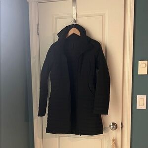 Lululemon pack it down Black Puffer Jacket